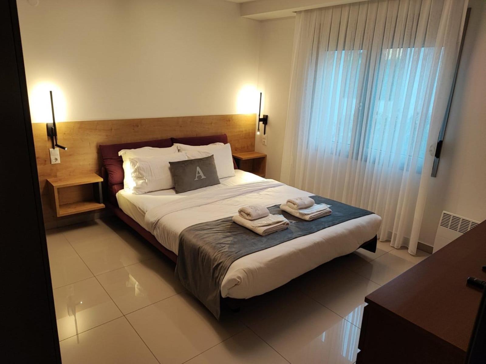 Alexandra Boutique Garden Apartment